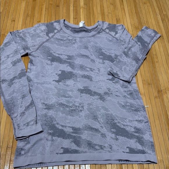 Athleta Tops - Athleta Gray Camouflage Long Sleeve Shirt